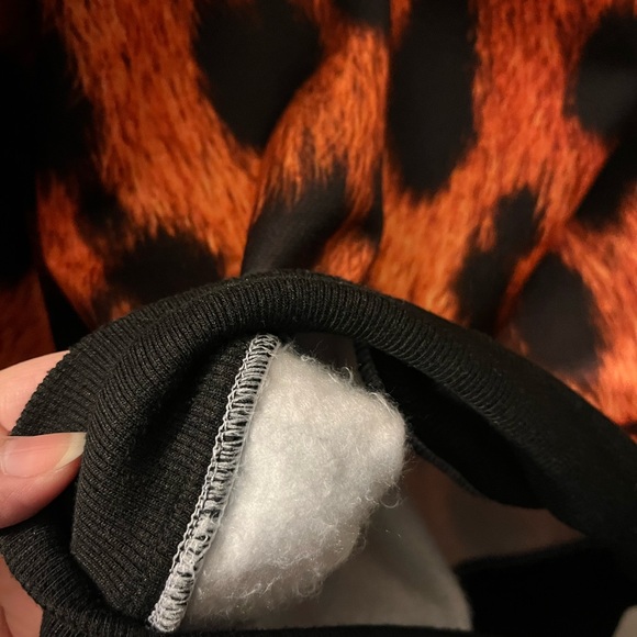 Killstar- size XL- black/orange pullover top with MEOW on it. EUC. - Picture 4 of 5